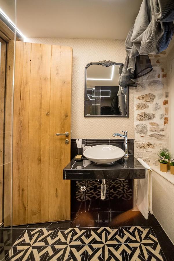 Apartments Hun Kotor Luaran gambar