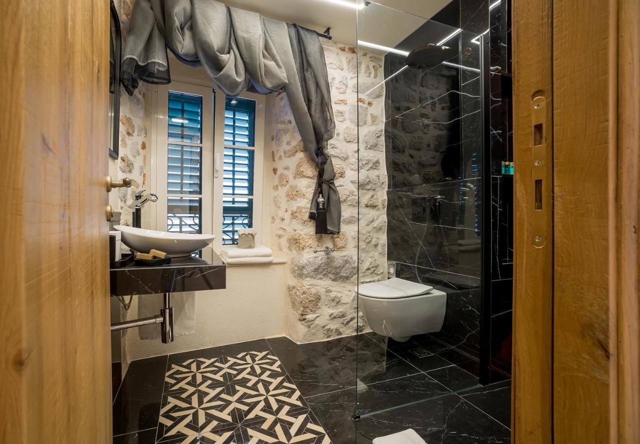 Apartments Hun Kotor Luaran gambar